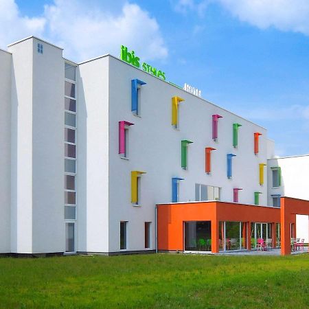 Отель Ibis Styles Нивель Экстерьер фото