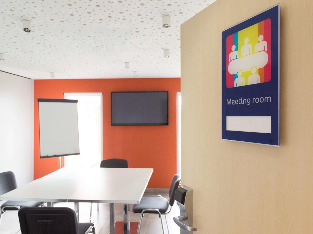 Отель Ibis Styles Нивель Экстерьер фото