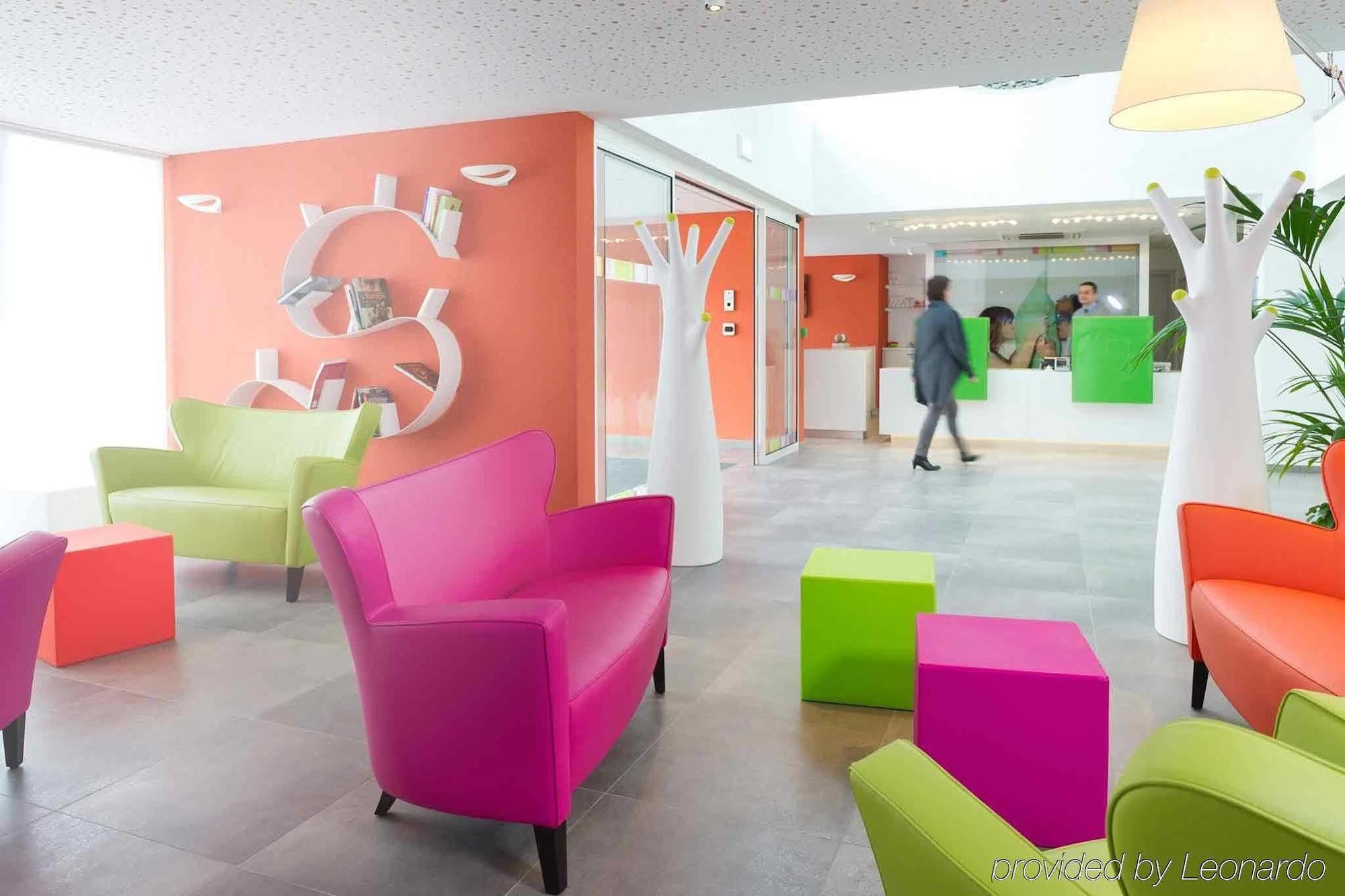 Отель Ibis Styles Нивель Экстерьер фото