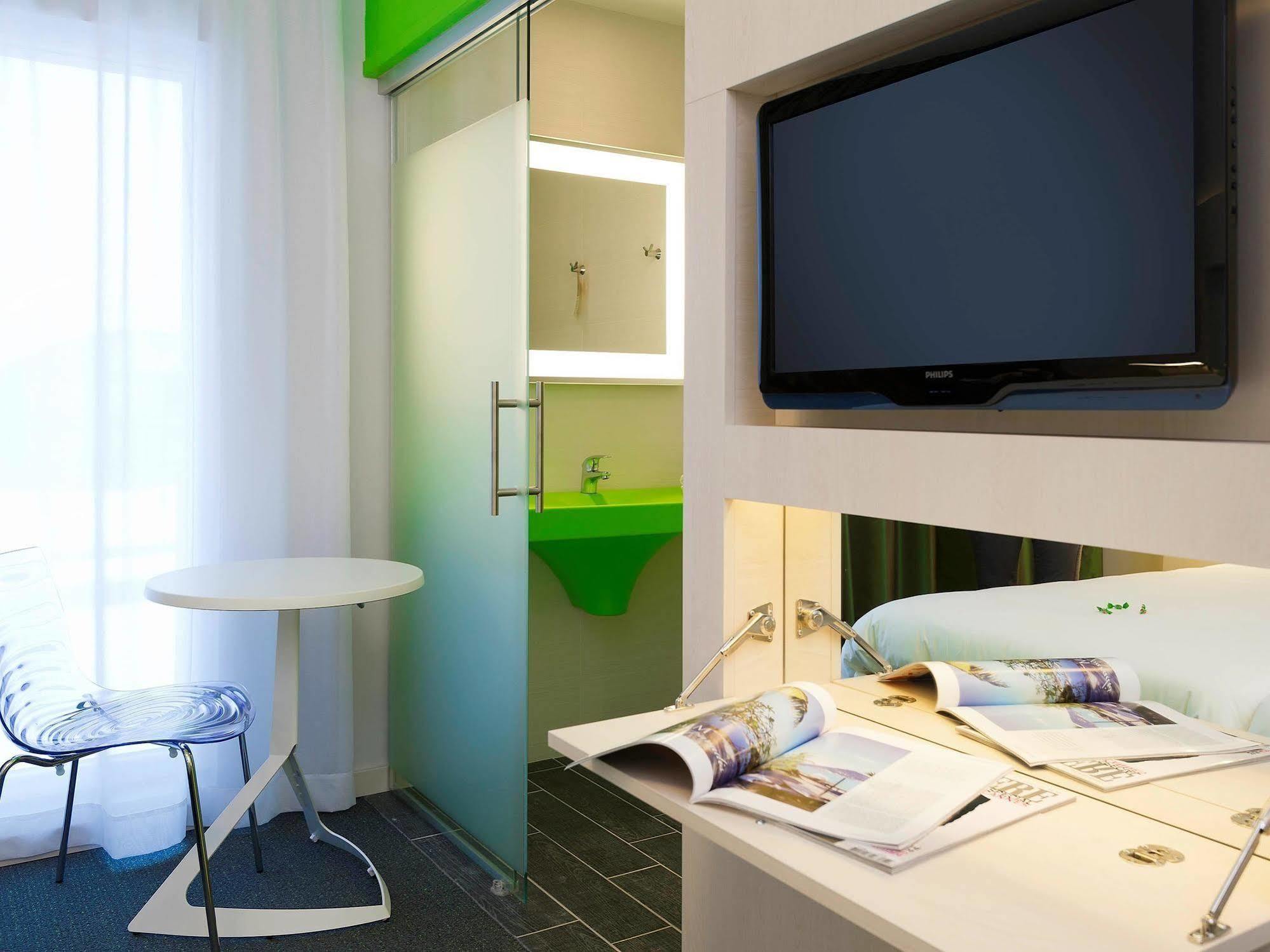 Отель Ibis Styles Нивель Экстерьер фото