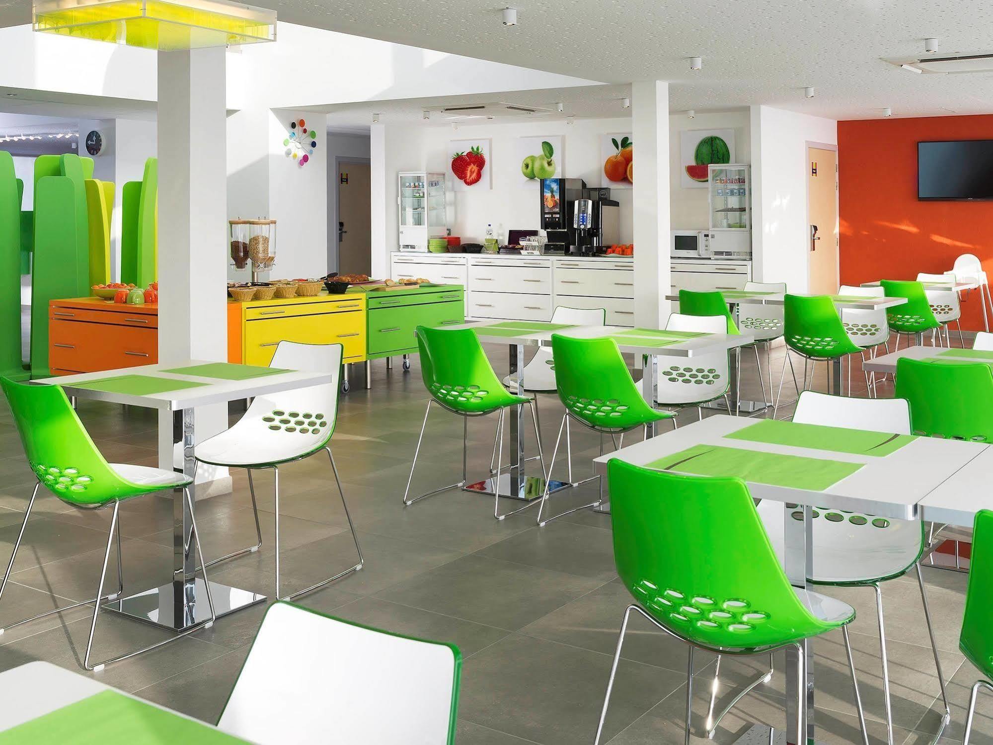 Отель Ibis Styles Нивель Экстерьер фото