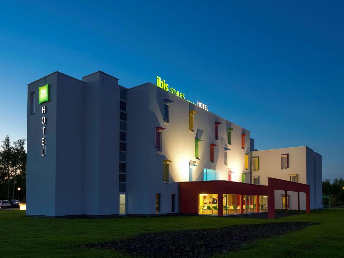 Отель Ibis Styles Нивель Экстерьер фото